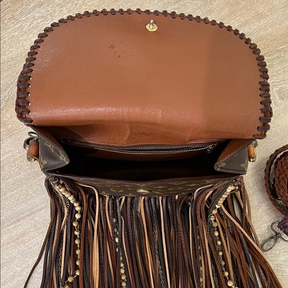 Vintage Boho World Traveler Fringe Designer Handbag - Picture 4 of 6